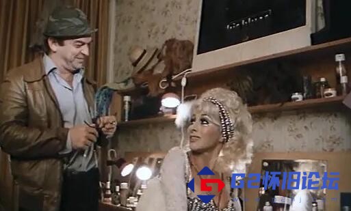 G8怀旧社区分享[国英多音轨] 【百度云】[匈牙利] 珠宝奇案 Csak semmi pánik(1982) 【国匈双语】 mkv 1.07G 第1张截图