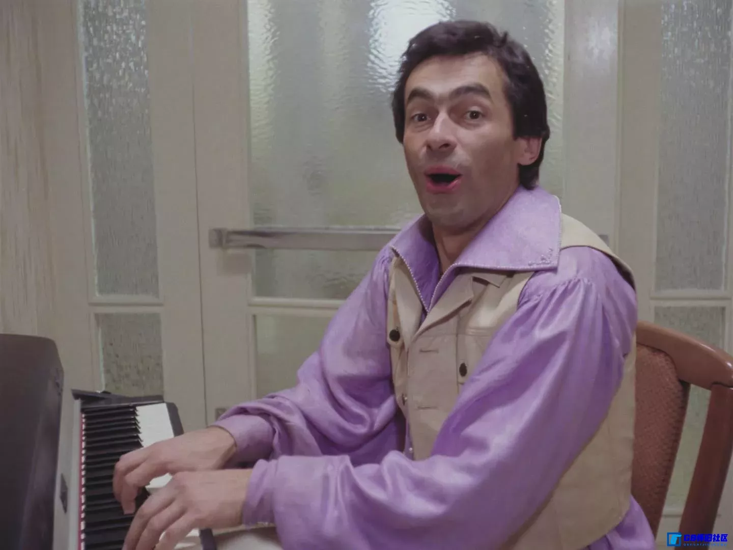 G8怀旧社区分享稀有[高楼轶事（上译国德双语）][mkv/2.30GB/集 共7集][1982前东德/喜剧/家庭/奇幻] 第5张截图