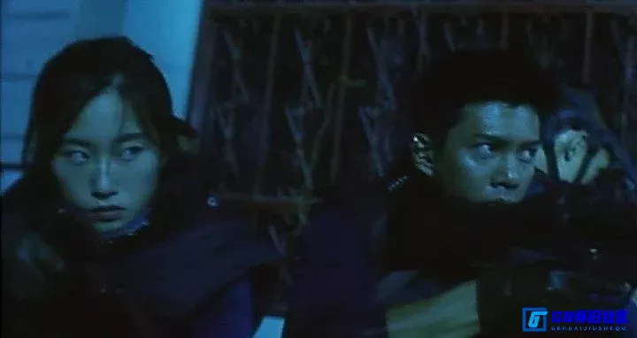 G8怀旧社区分享[重装警察][百度网盘下载][香港怀旧电影][无水印][DVDRIP][国粤双语无字][MKV/1.36G][2001][杜德伟 / 吴彦祖 / 钱嘉乐] 第6张截图