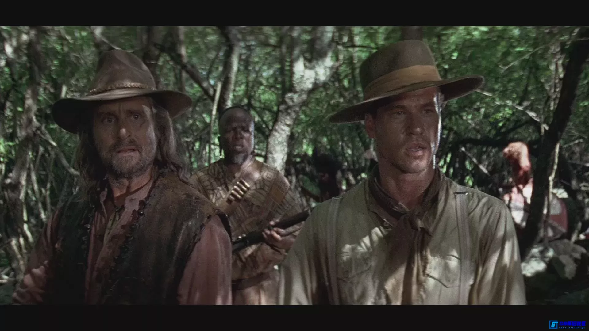 G8怀旧社区分享[黑夜幽灵/暗夜猎杀][mkv/2.43GB][720p国英双语/中字][1996美国/惊悚][豆瓣评分7.2分] 第6张截图