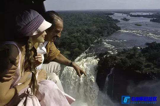 G8怀旧社区分享【百度云】[美国] 雄狮萨姆 Itinéraire d'un enfant gaté (1988) 720px264【国语】 mkv  3.81G 第5张截图