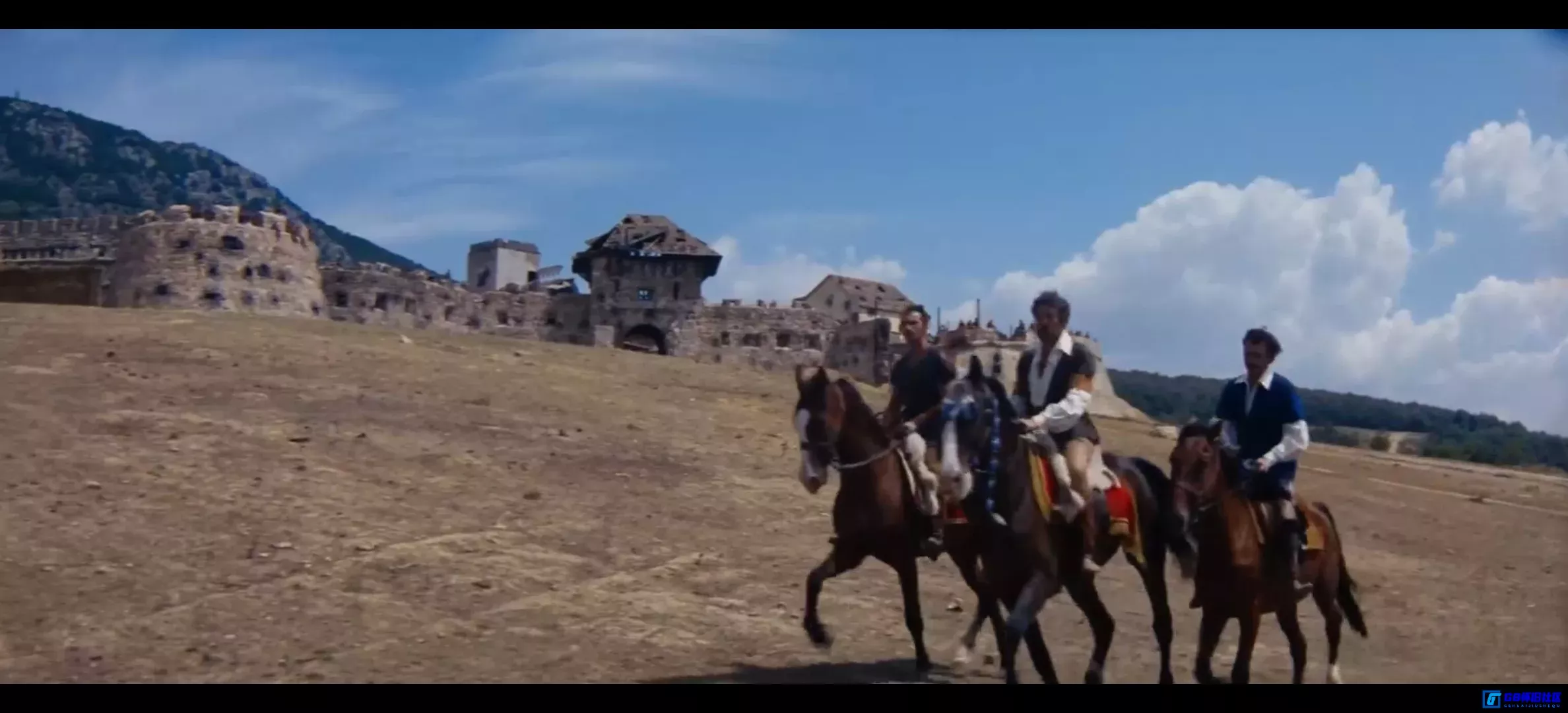 G8怀旧社区分享[汇峰号黄金大风暴][百度网盘下载][中国香港怀旧电影][大小约5.7G][1979][何宗道 / 炜烈 / 高飞 / 曹达华 / 覃恩美] 第13张截图